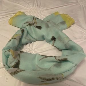 Shall/spring scarf with hummingbirds